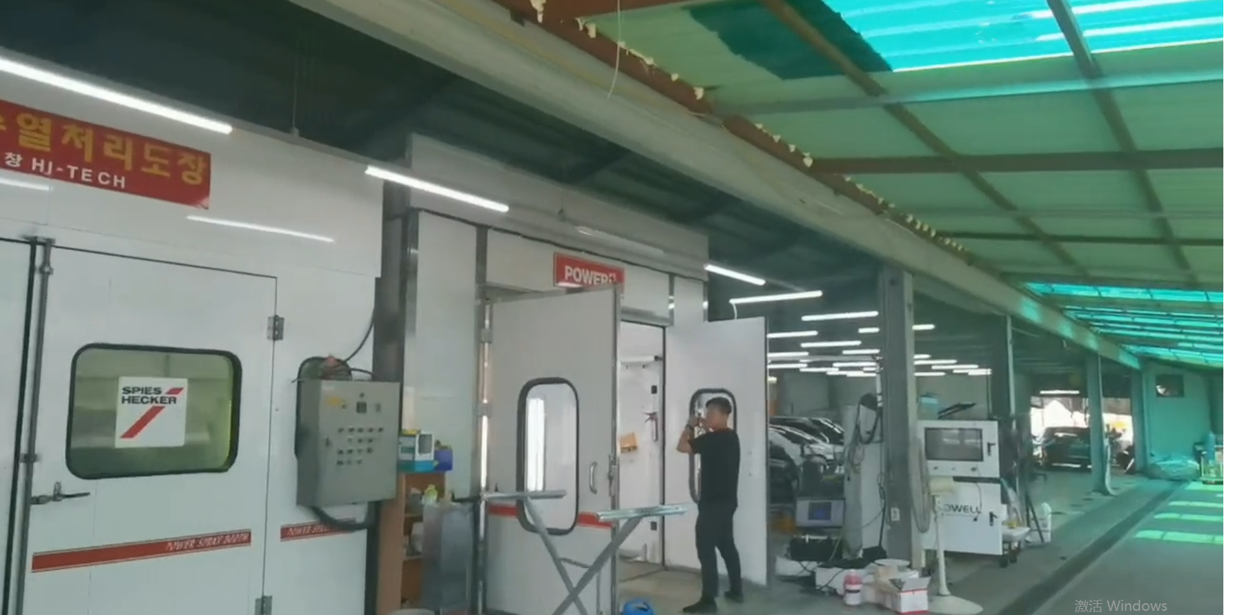 噴漆機(jī)器人出口韓國項(xiàng)目